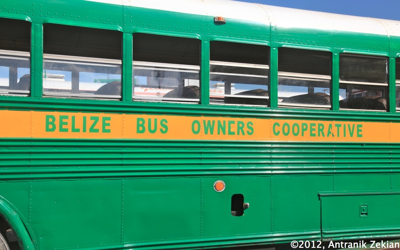 mon joli chicken bus pour relier Belize City à la frontière méxicaine